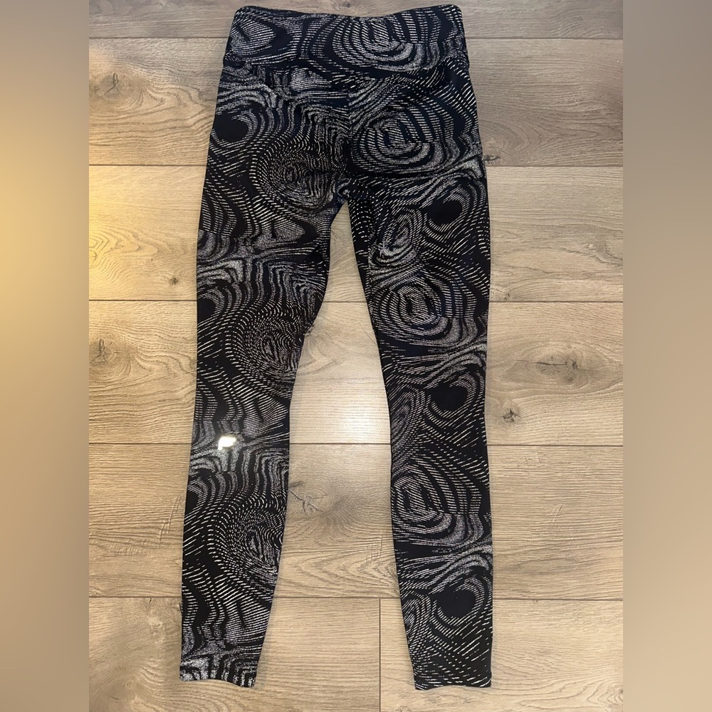 FABLETICS Motion365+ Black and Gray Leggings - Picture 4 of 6